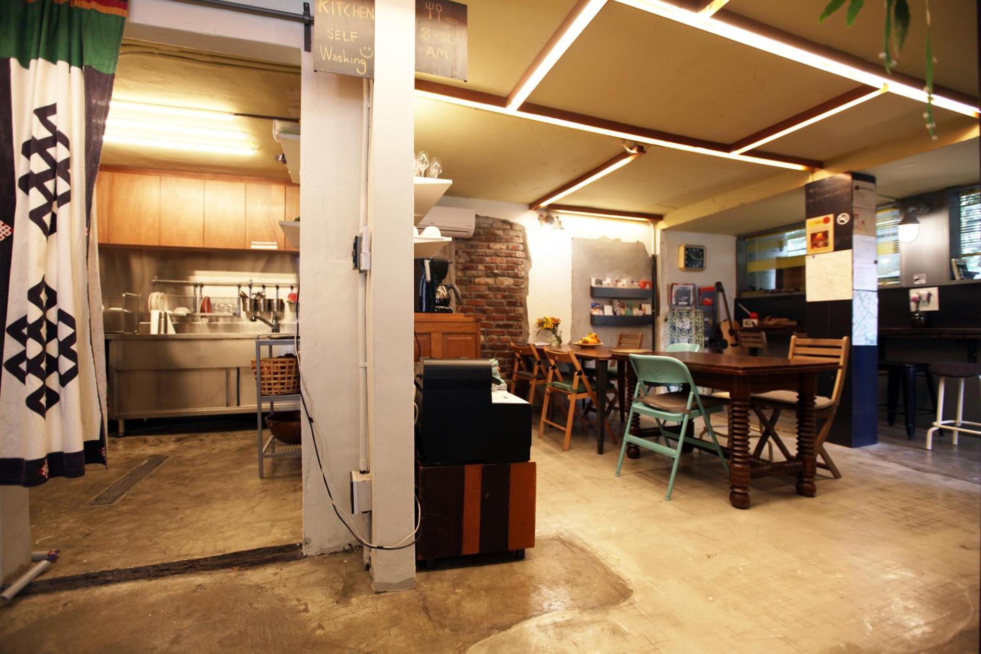 Hongdae Guesthouse Pajamaparty Seoul Bagian luar foto